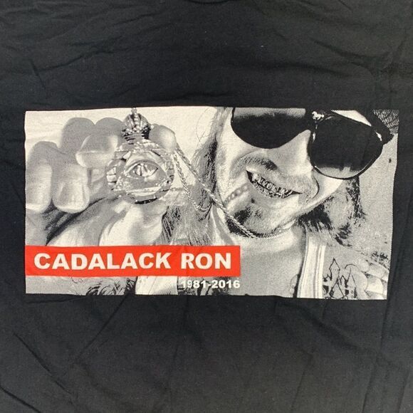 𝅺Cadalack Ron RIP T-Shirt Men's Large - Picture 1 of 4